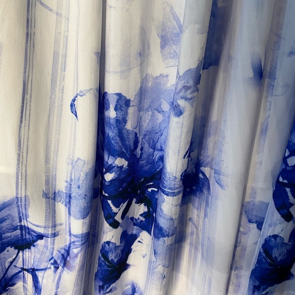 Tahari maxi shirt with flower pattern - Picture 2 of 2